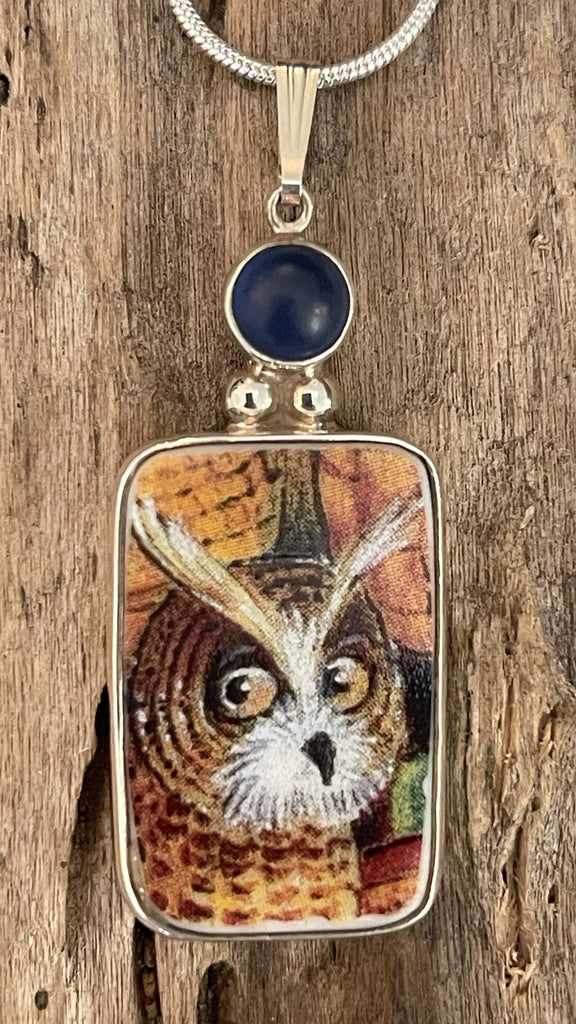 Vintage China Festive Wise Owl Pendant